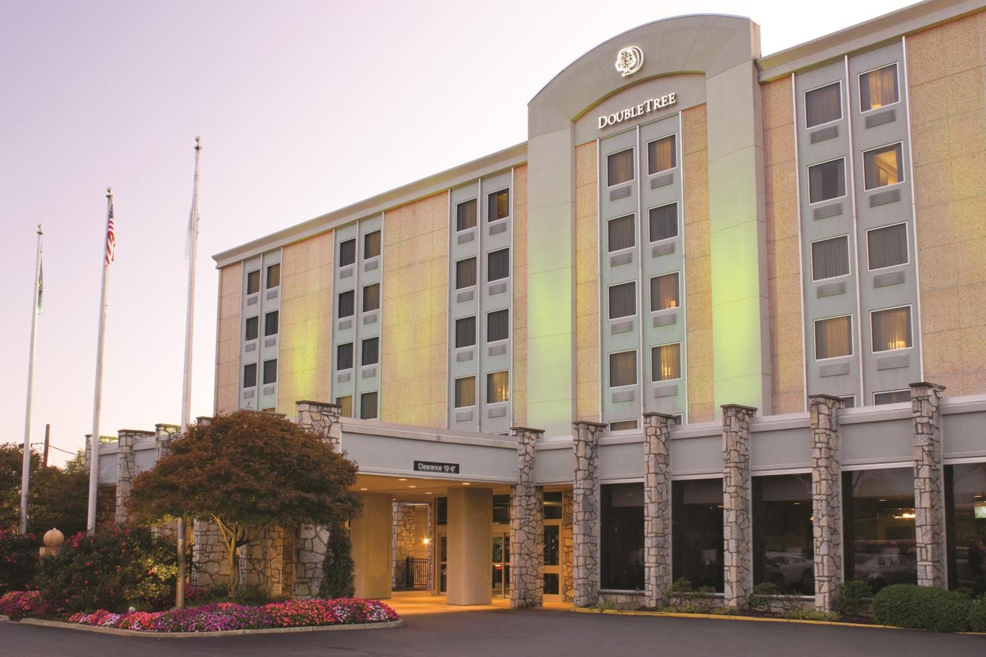 מלון Moon Township Doubletree By Hilton Pittsburgh Airport מראה חיצוני תמונה